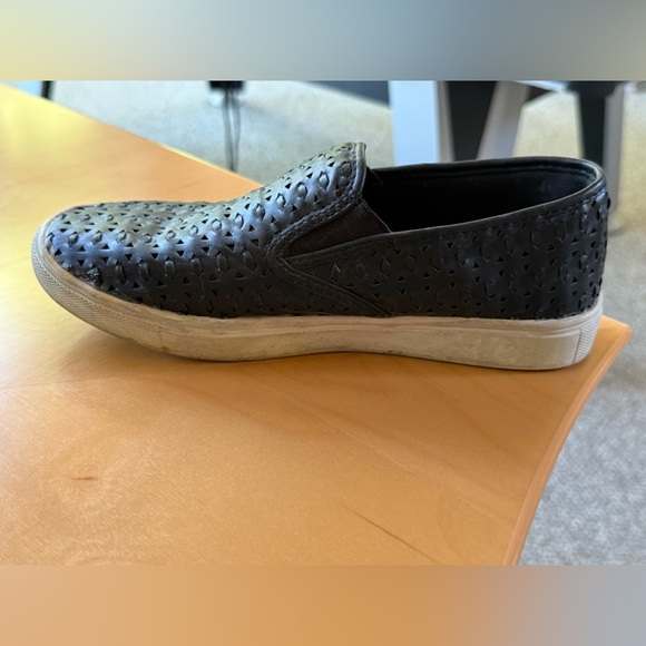 Steve Madden Excel Slip On Sneaker size 4. Black - Picture 7 of 8